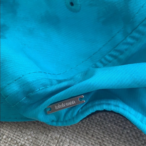 lululemon hat - Picture 3 of 4